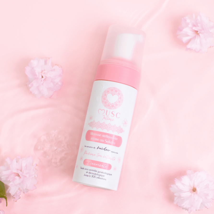 Le Rituel de la femme Innocente au Sakura